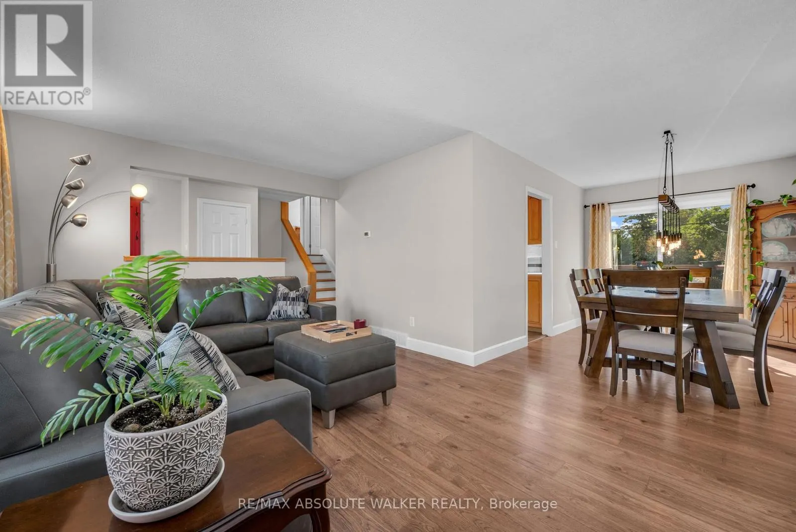 5298 HILLCREST DRIVE