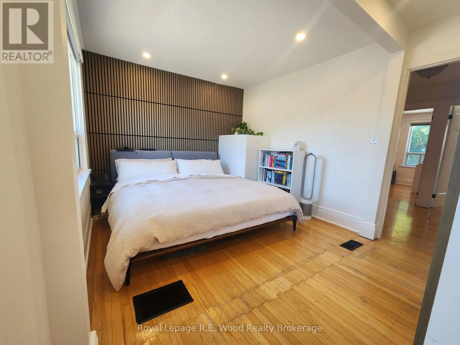 252 GRAHAM AVENUE S