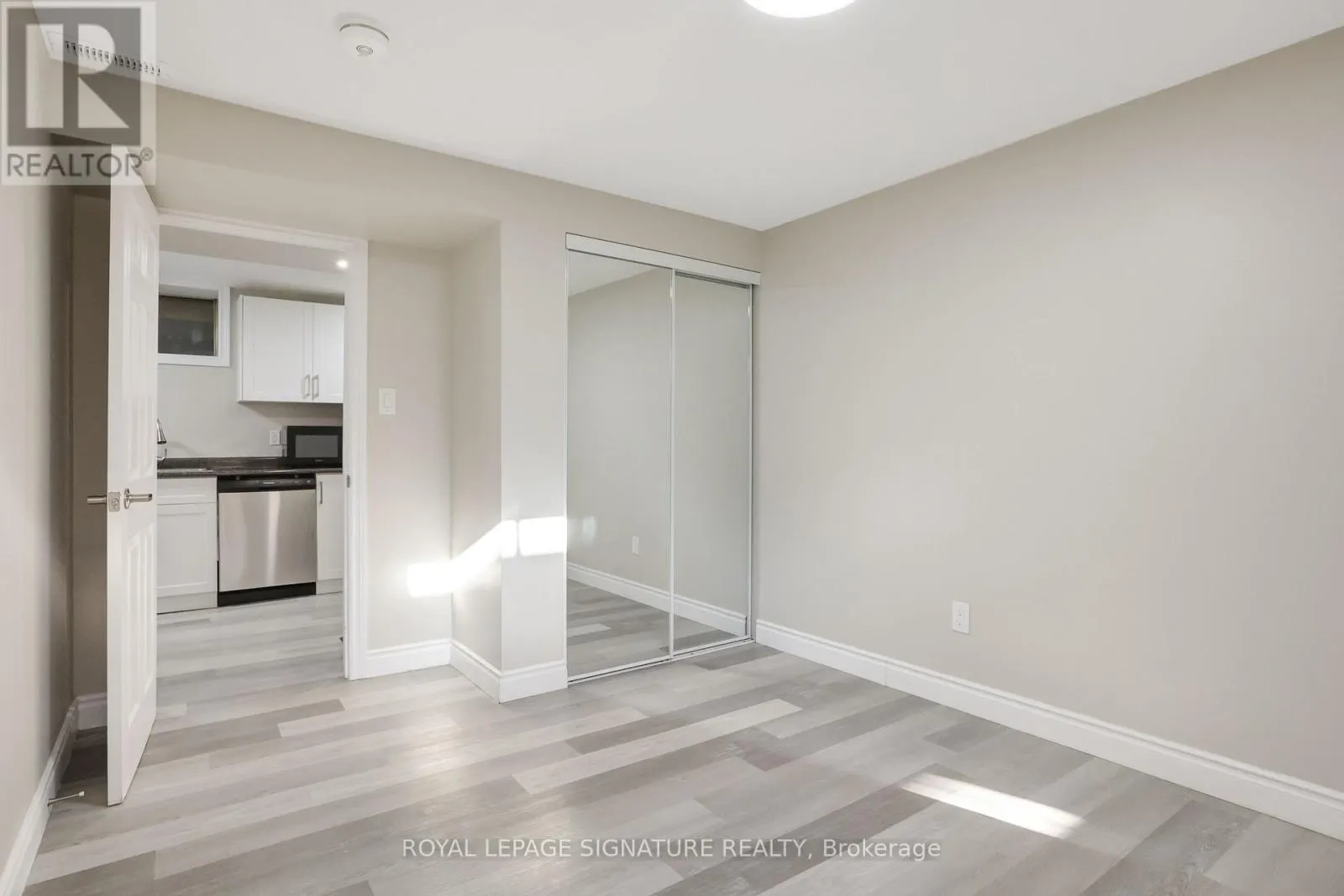 1506 QUEEN'S BOULEVARD