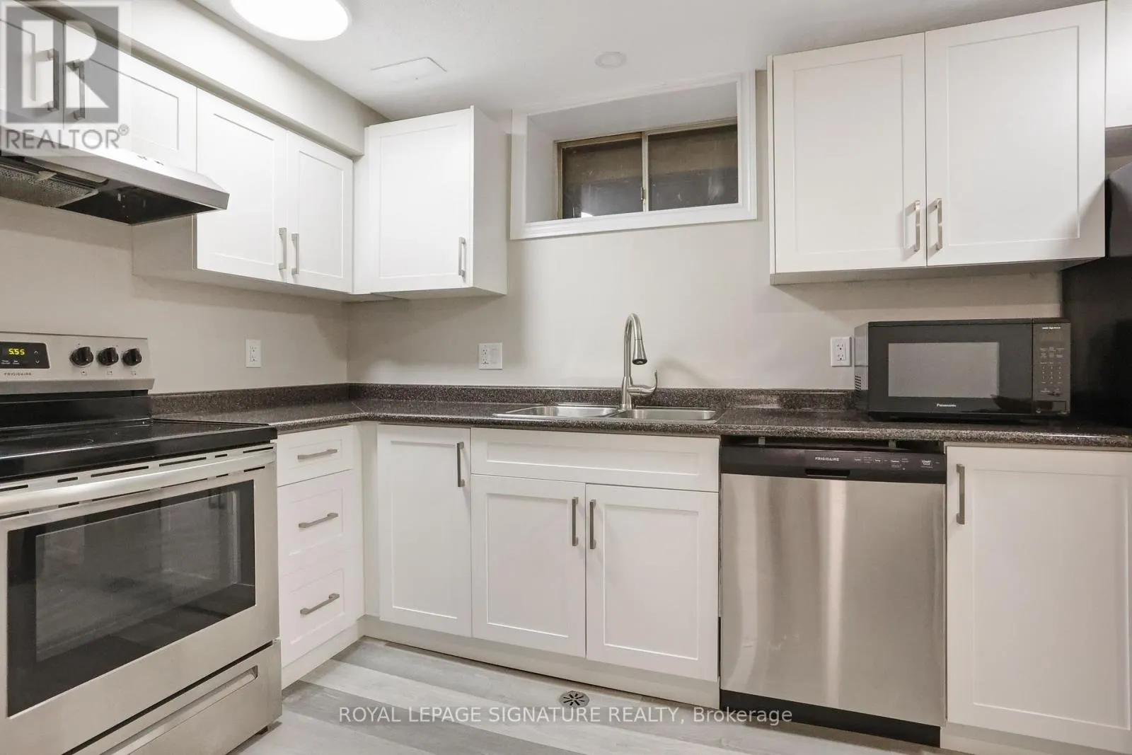 1506 QUEEN'S BOULEVARD