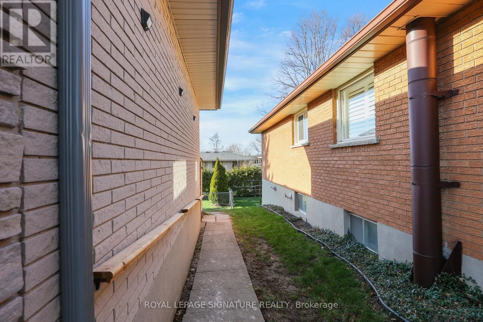 1506 QUEEN'S BOULEVARD