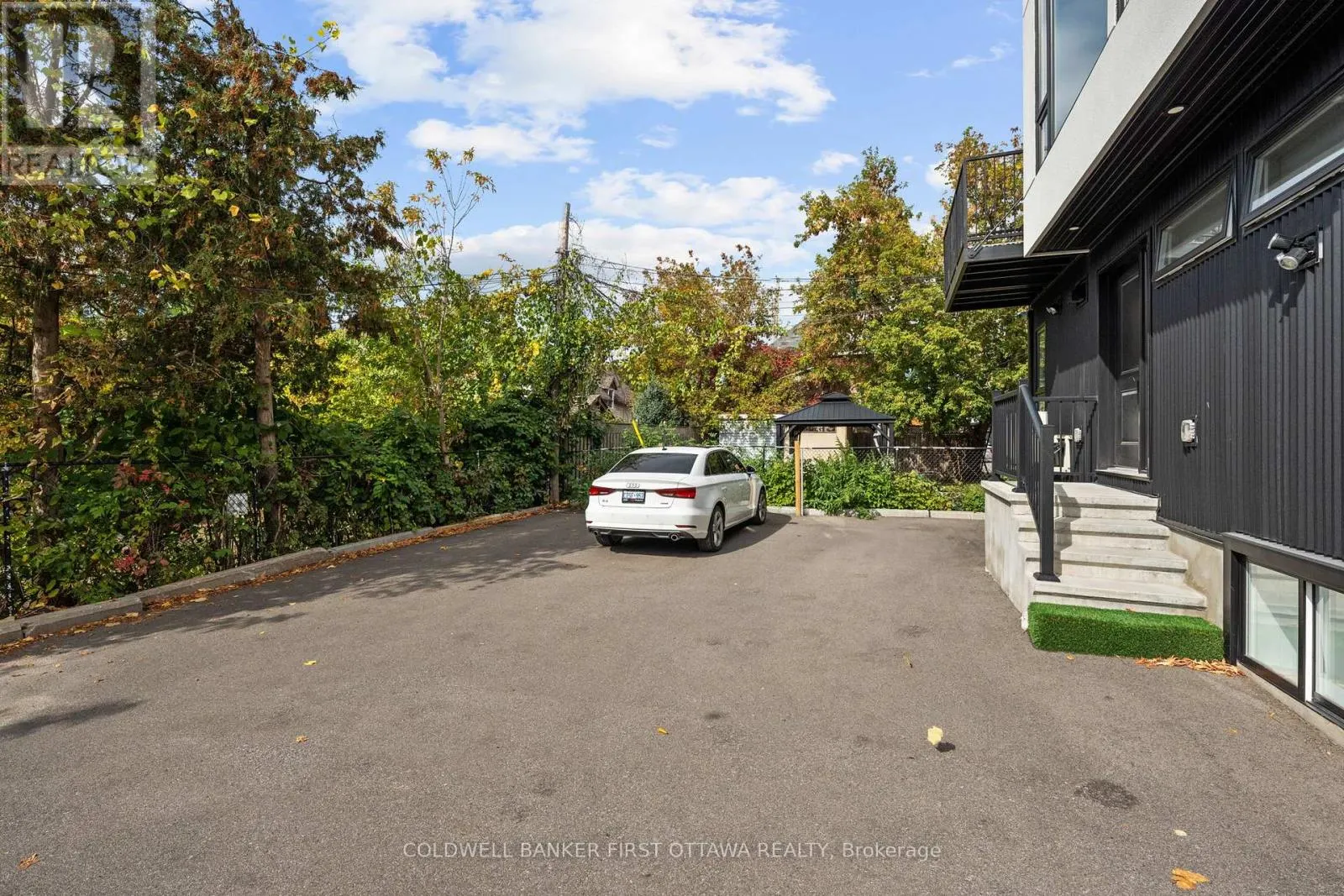 C - 238 LEBRETON STREET N