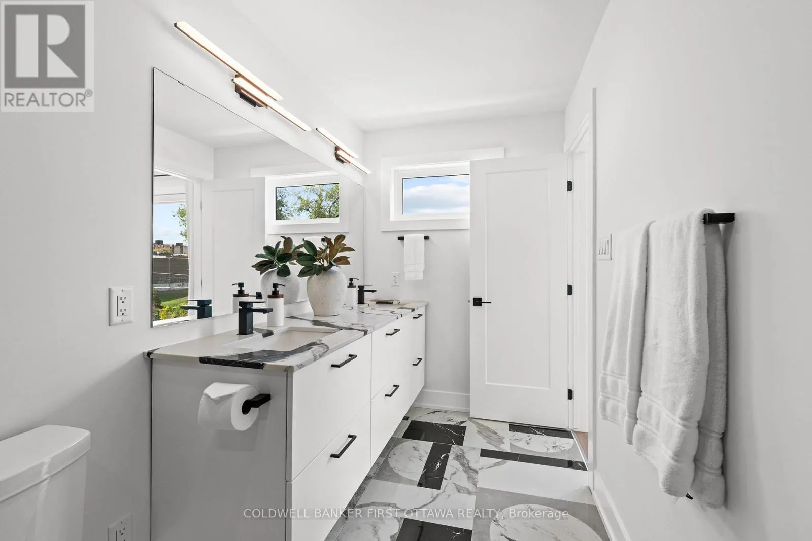 C - 238 LEBRETON STREET N