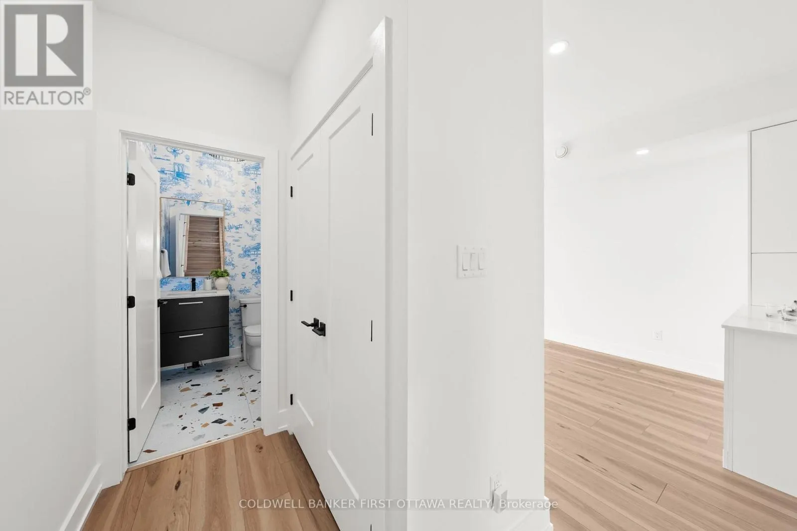 C - 238 LEBRETON STREET N
