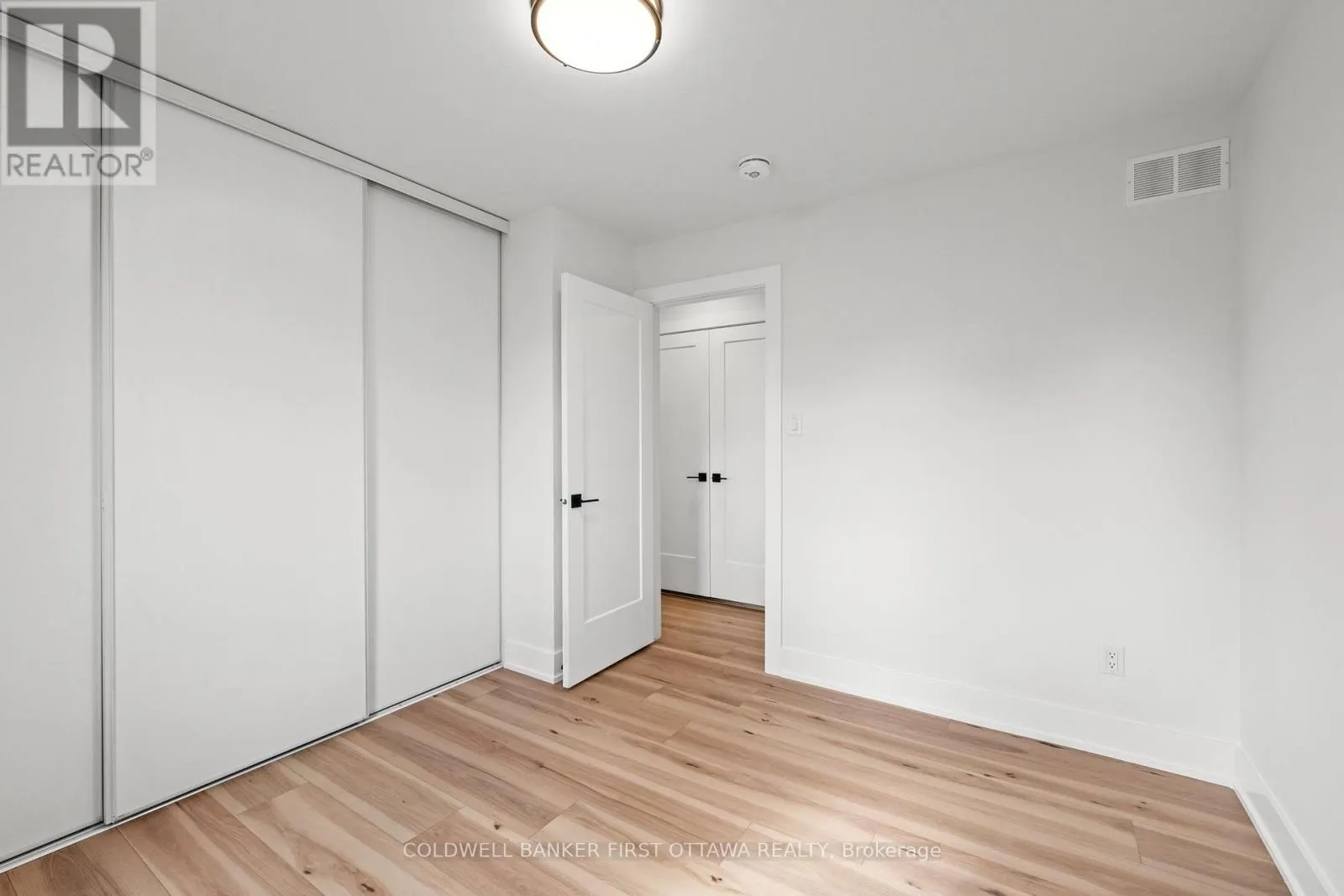 C - 238 LEBRETON STREET N