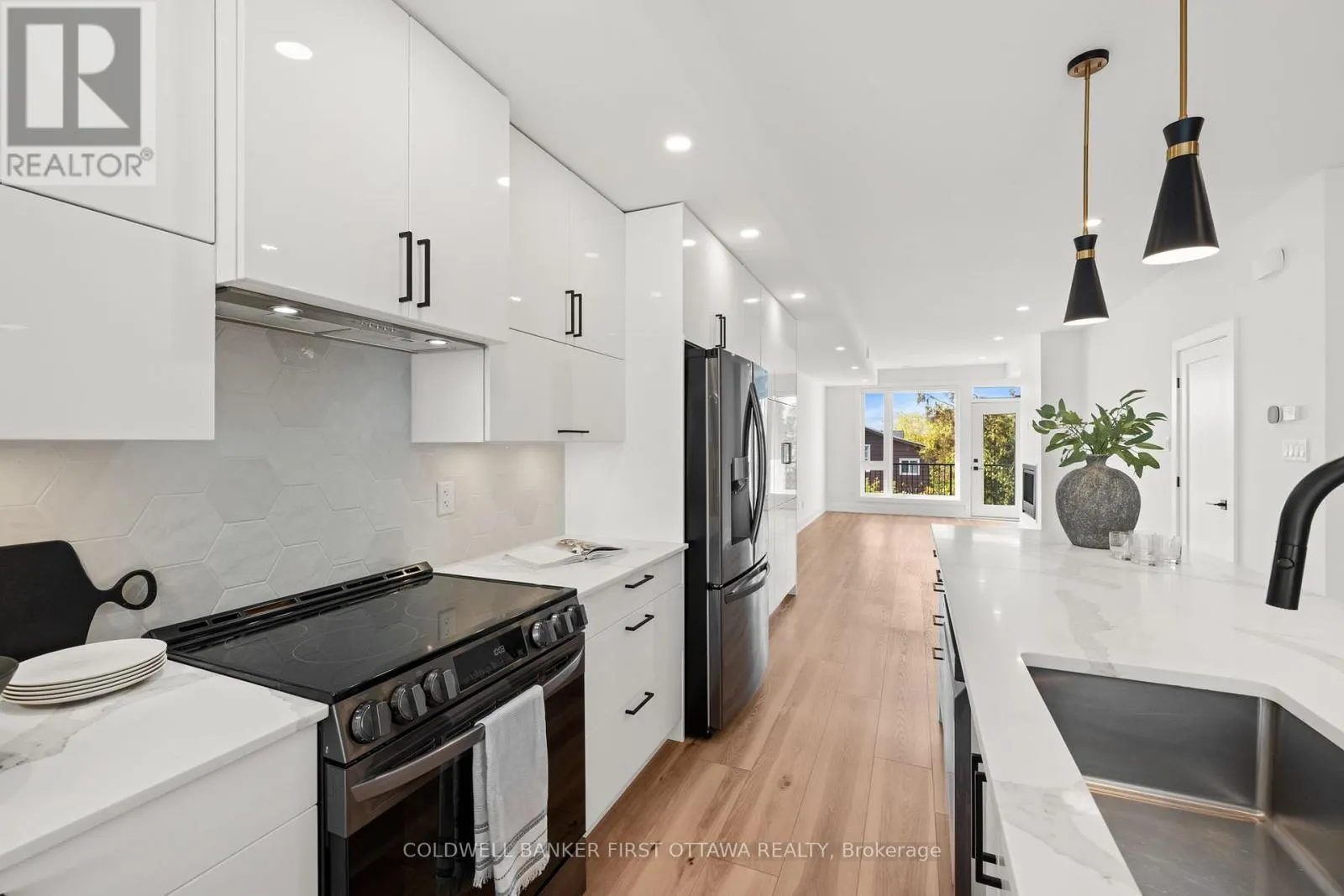 C - 238 LEBRETON STREET N