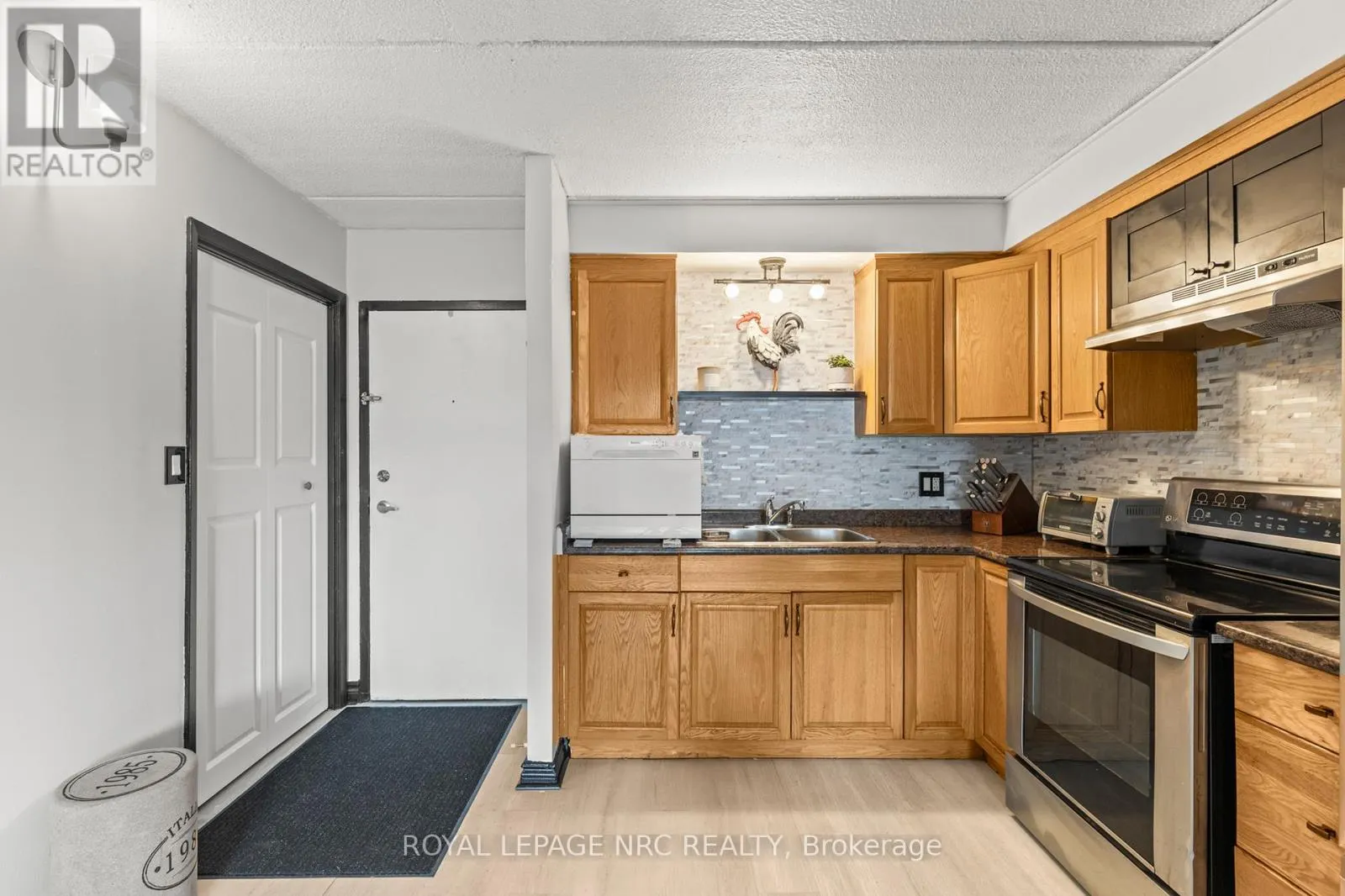 215 - 41 RYKERT STREET, #215
