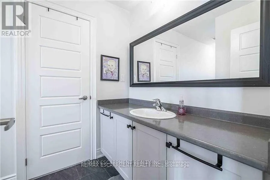 253 KINSMAN DRIVE