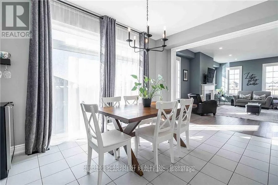 253 KINSMAN DRIVE