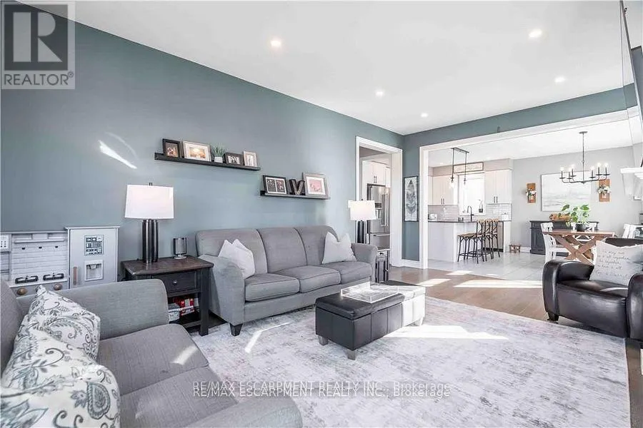 253 KINSMAN DRIVE
