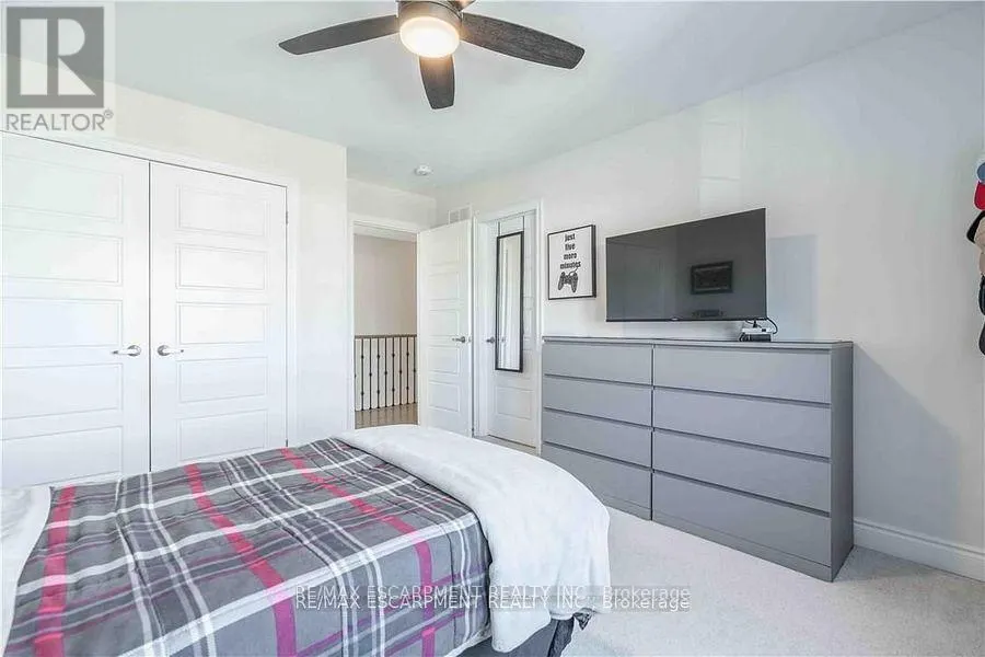 253 KINSMAN DRIVE