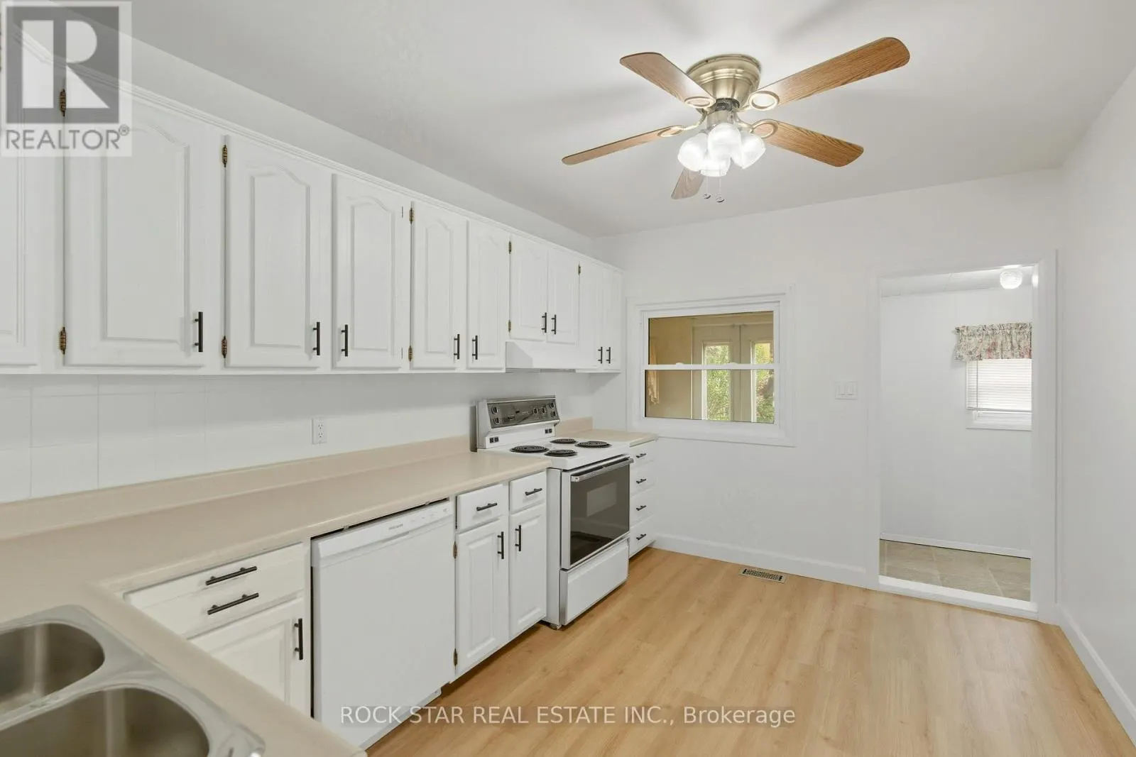 116 ROBINS AVENUE