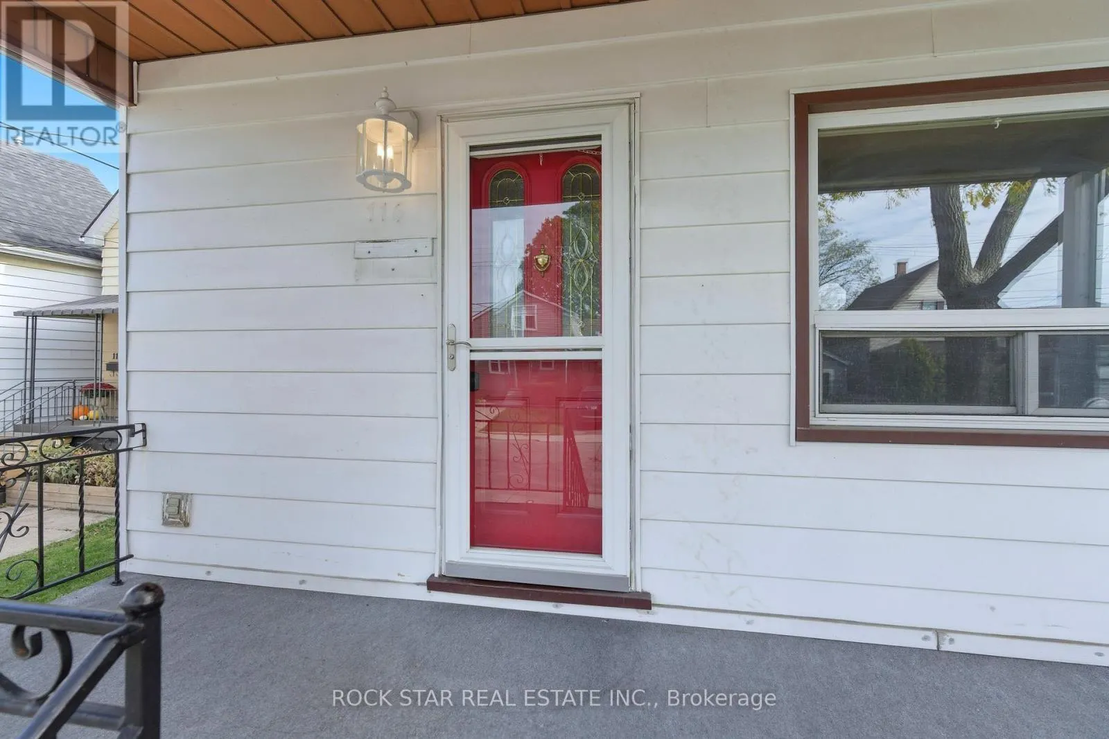 116 ROBINS AVENUE