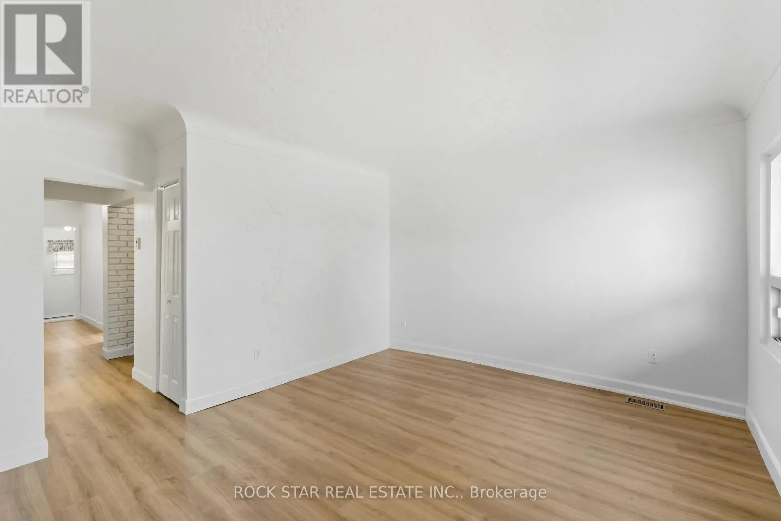 116 ROBINS AVENUE
