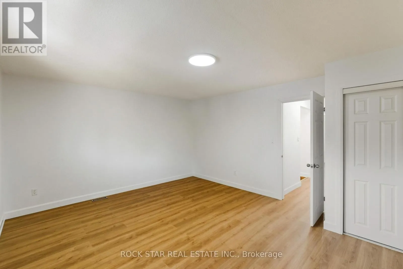 116 ROBINS AVENUE