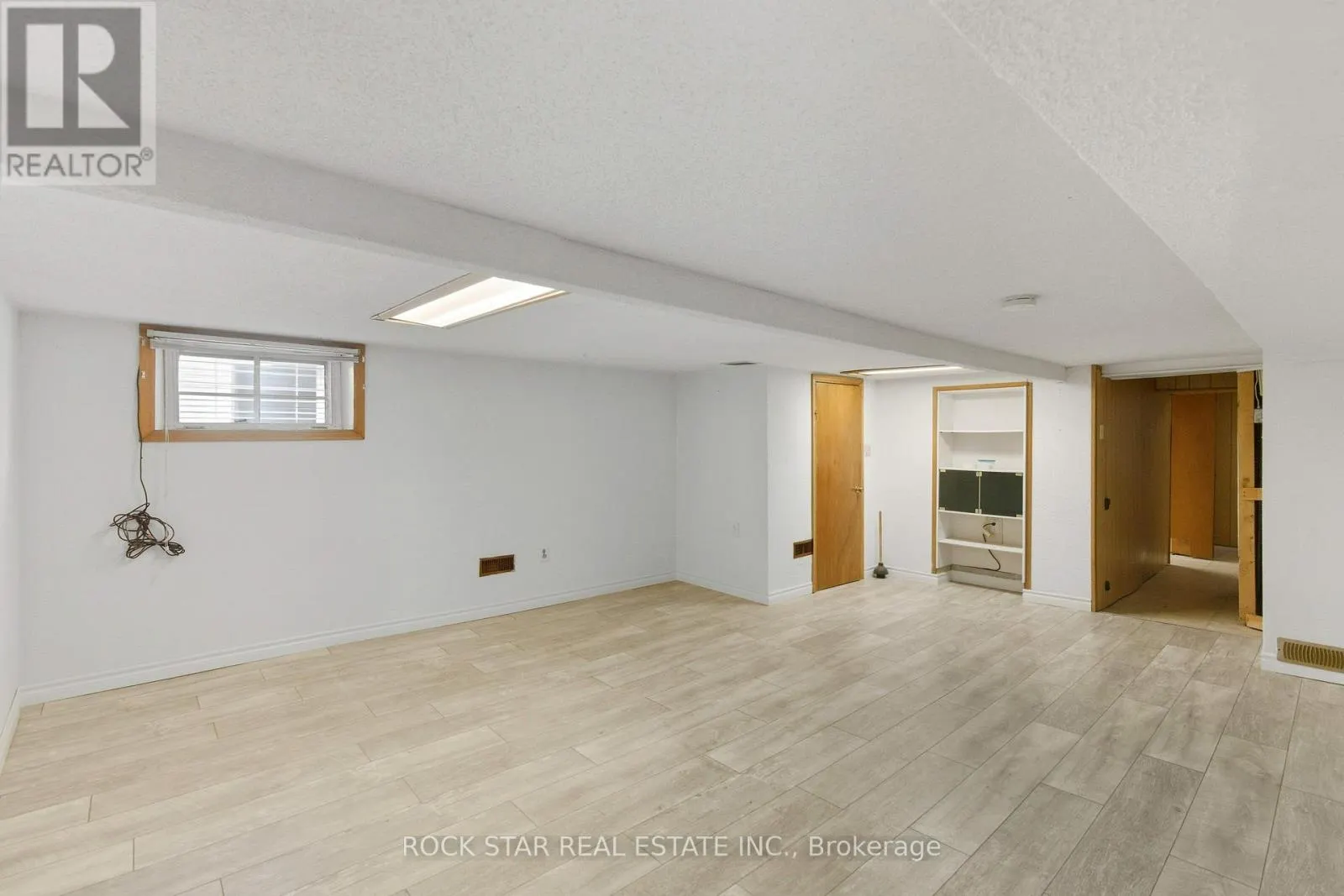 116 ROBINS AVENUE