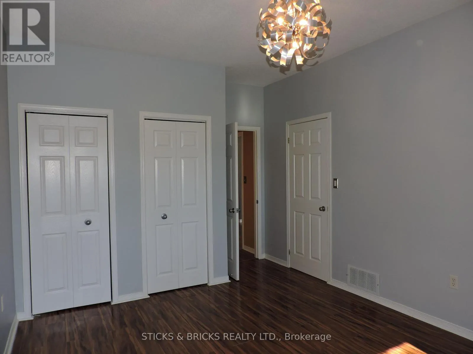 27 - 5070 DRUMMOND ROAD, #27