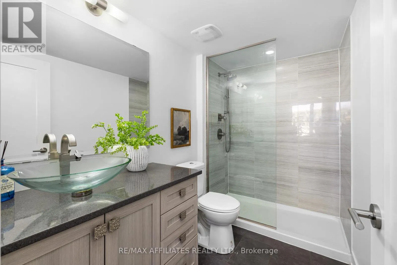 104 HOLMWOOD AVENUE