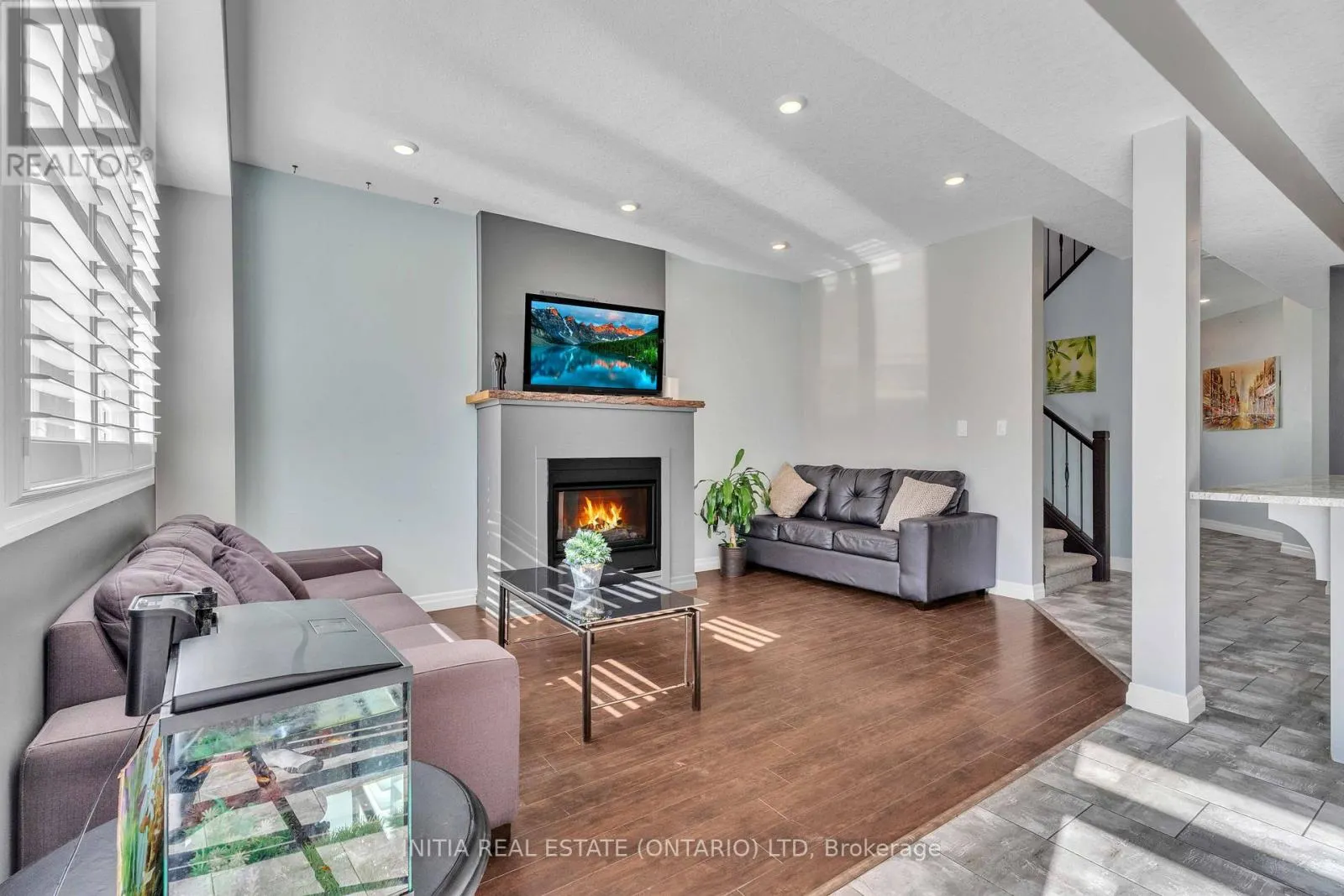 571 FREEPORT STREET