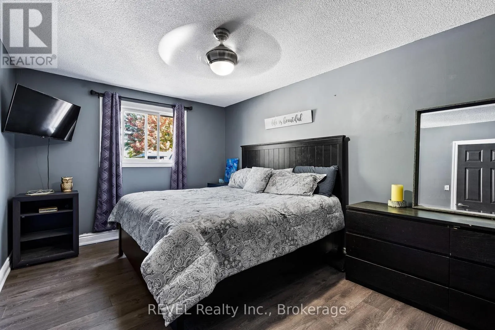 52 SANDRA CRESCENT