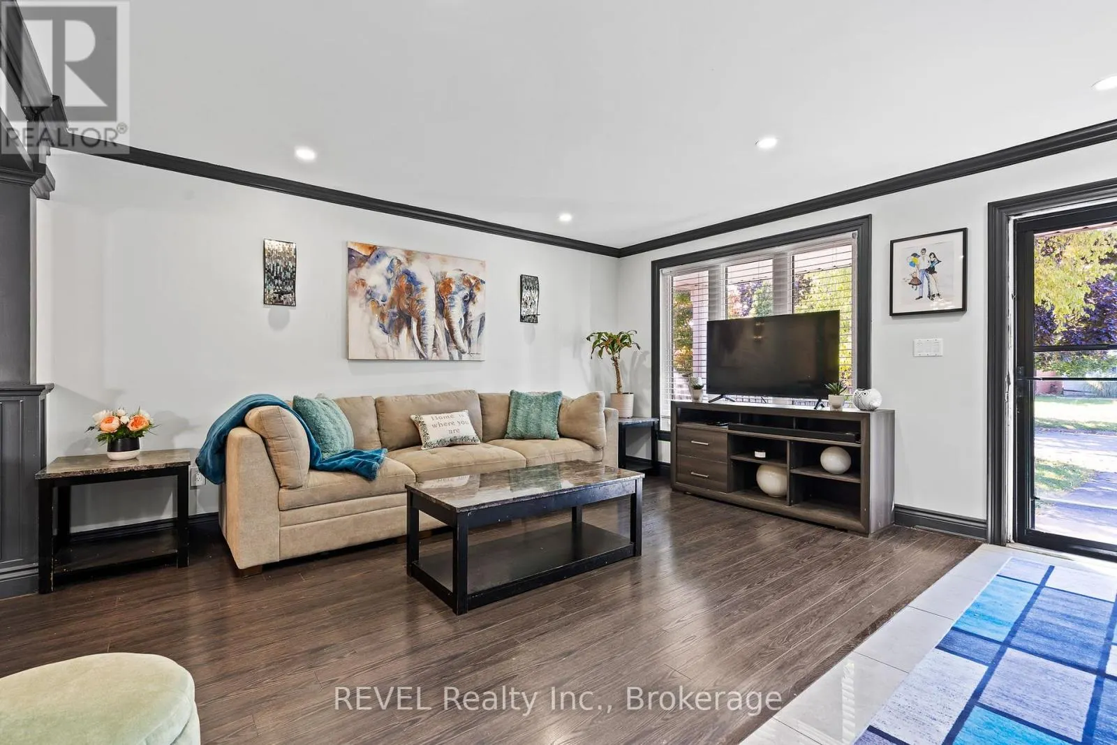 52 SANDRA CRESCENT