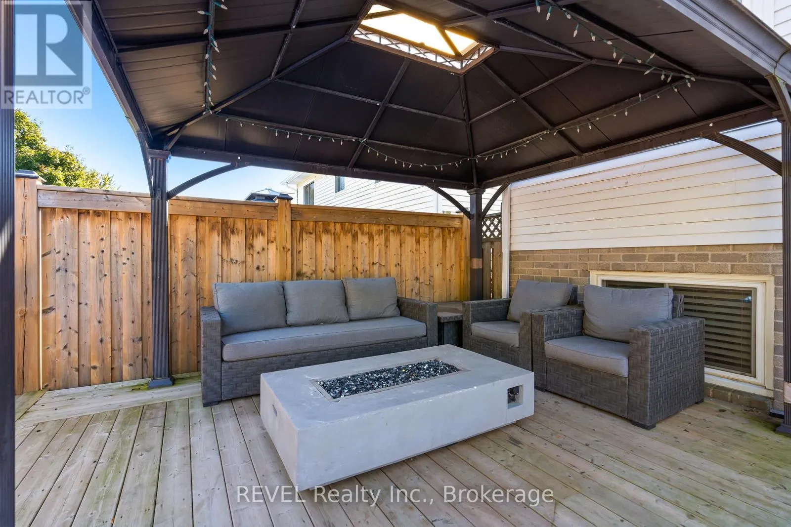 52 SANDRA CRESCENT