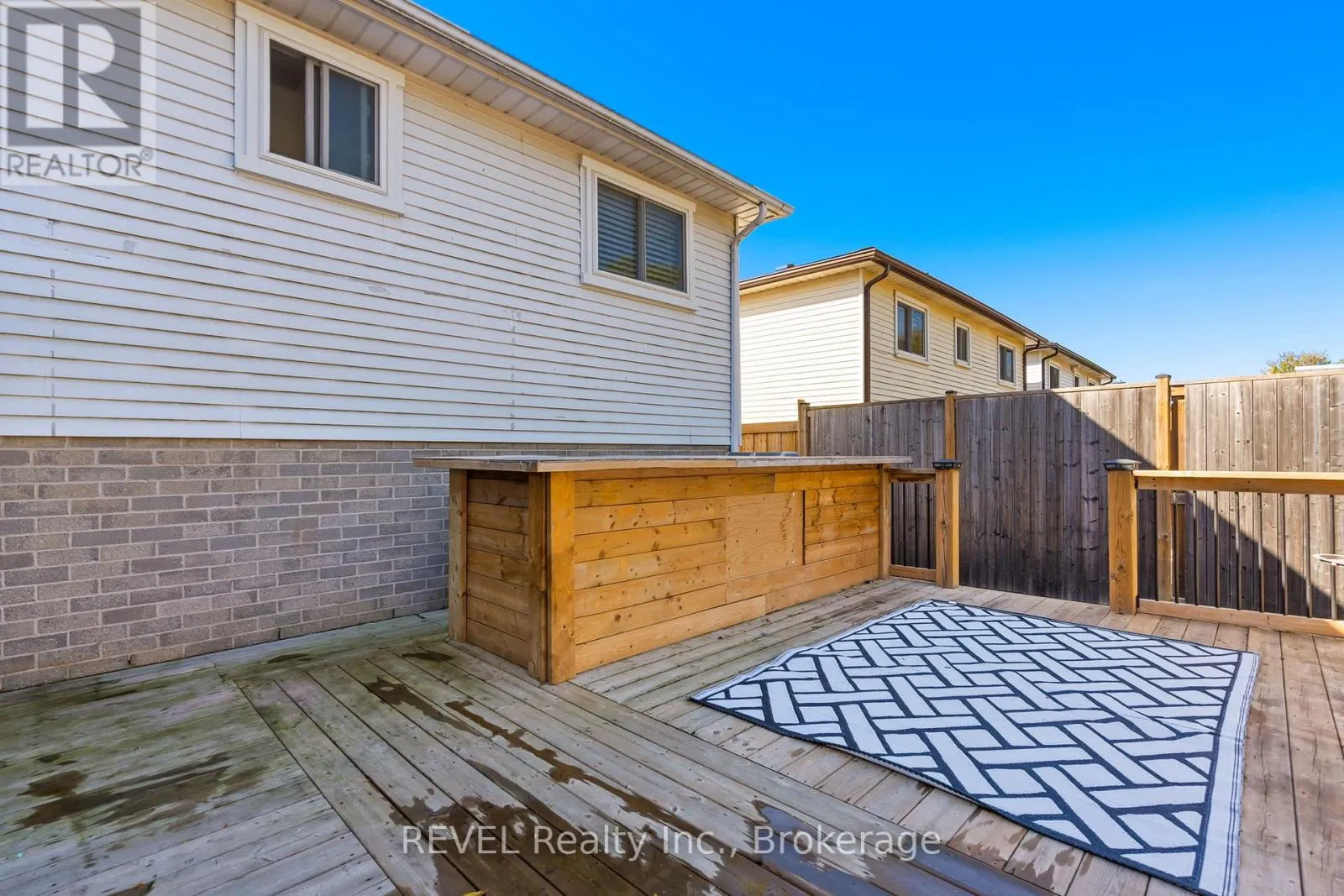 52 SANDRA CRESCENT