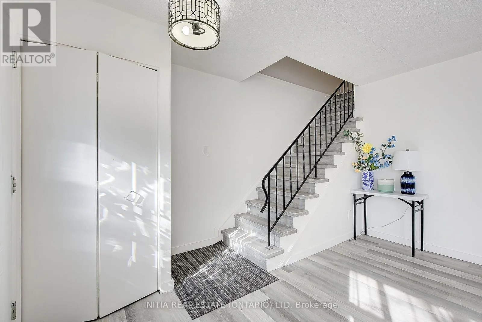 1407 JALNA BOULEVARD