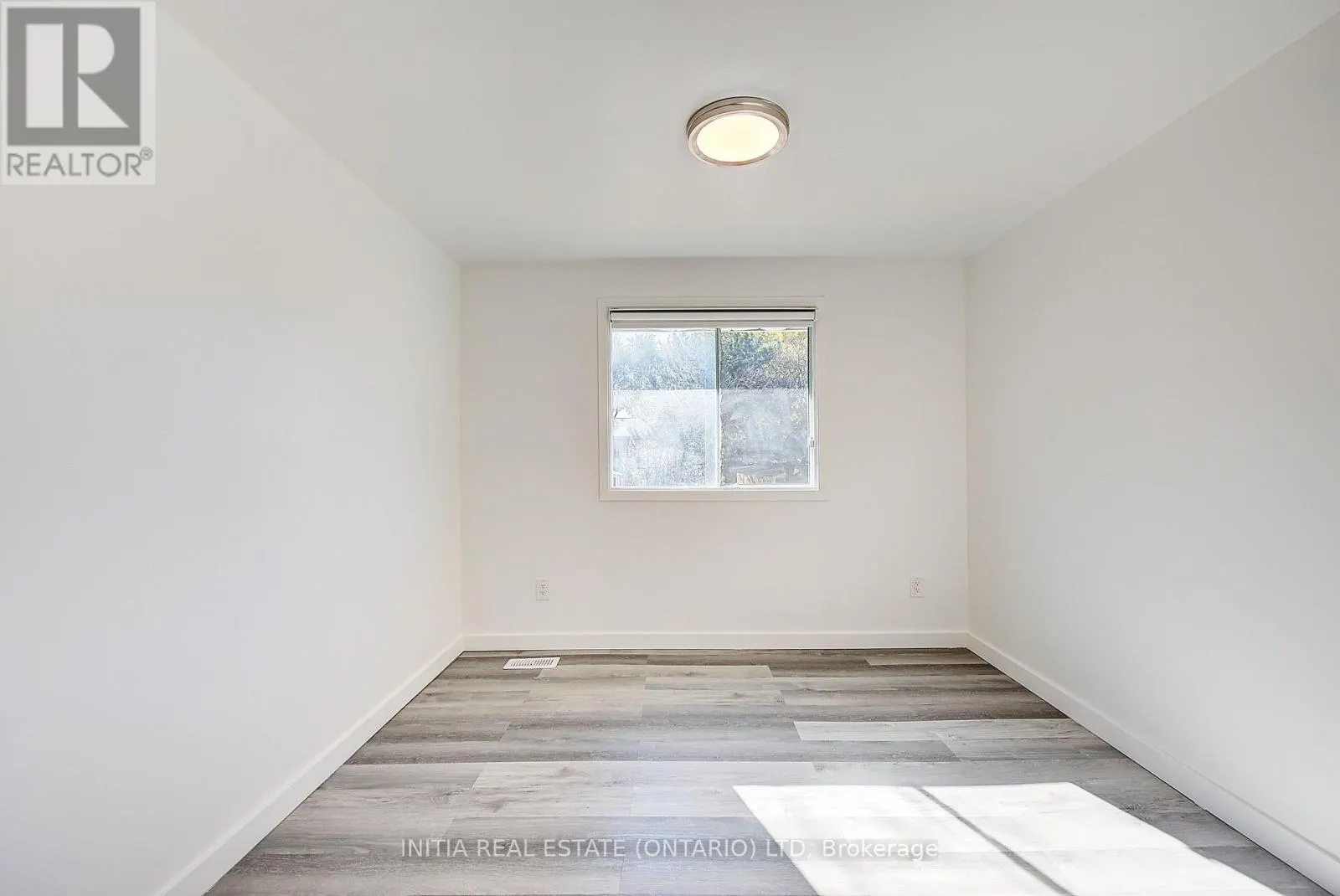 1407 JALNA BOULEVARD