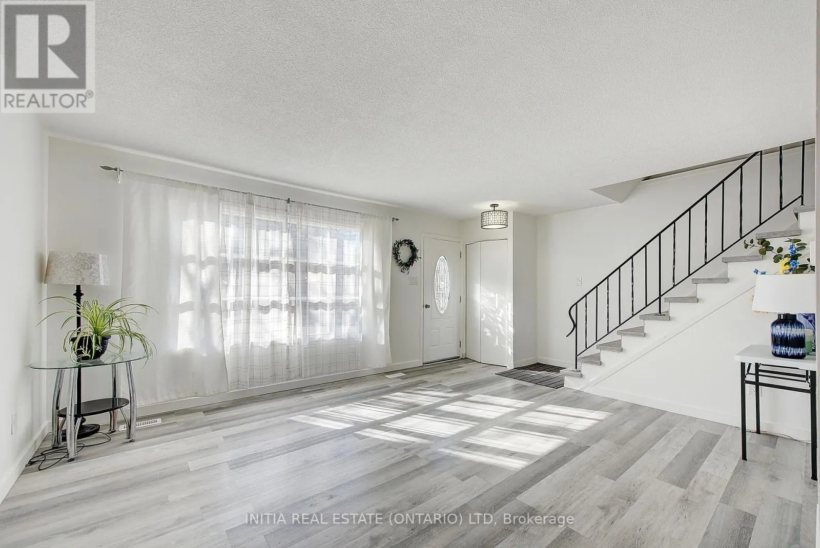 1407 JALNA BOULEVARD
