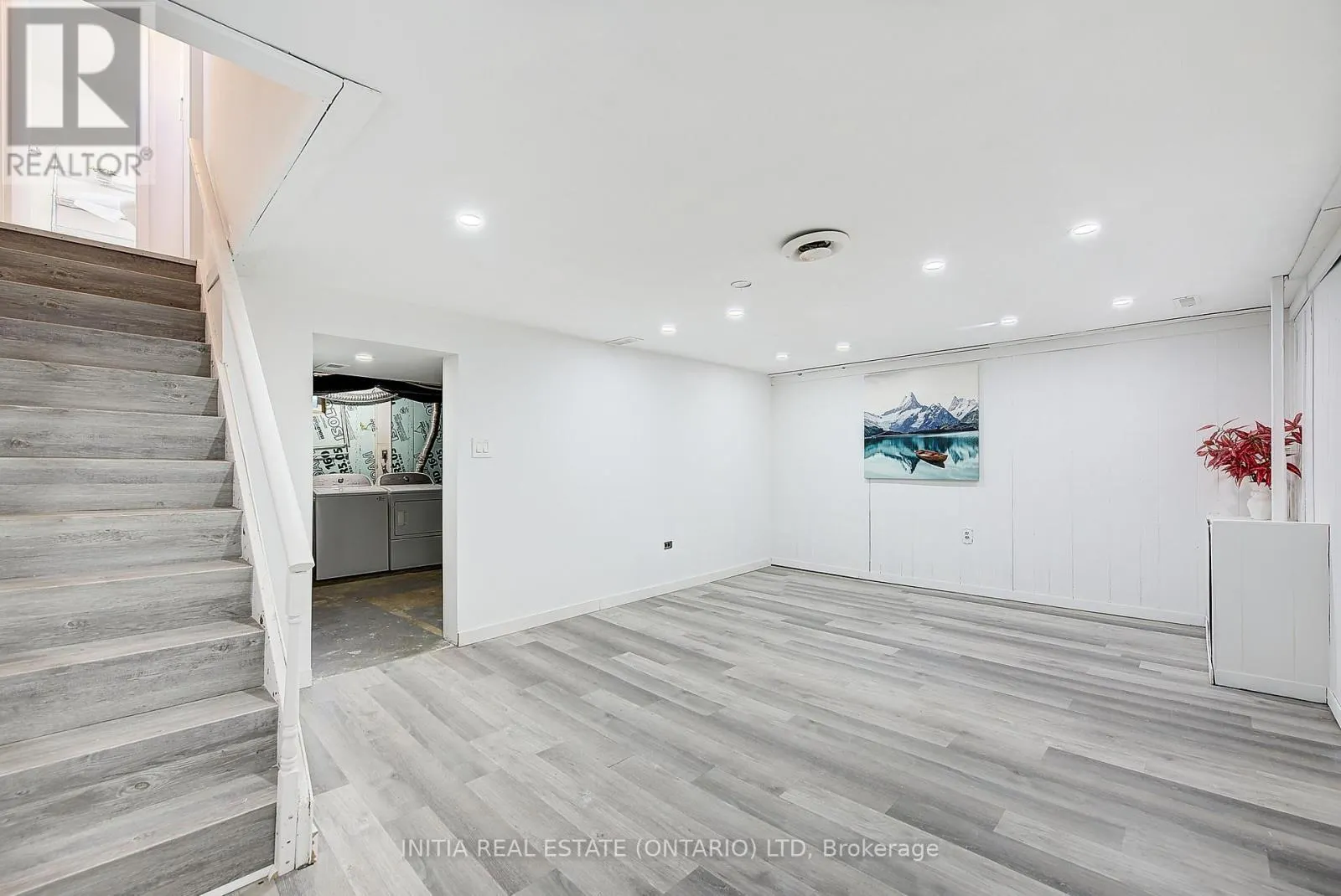 1407 JALNA BOULEVARD