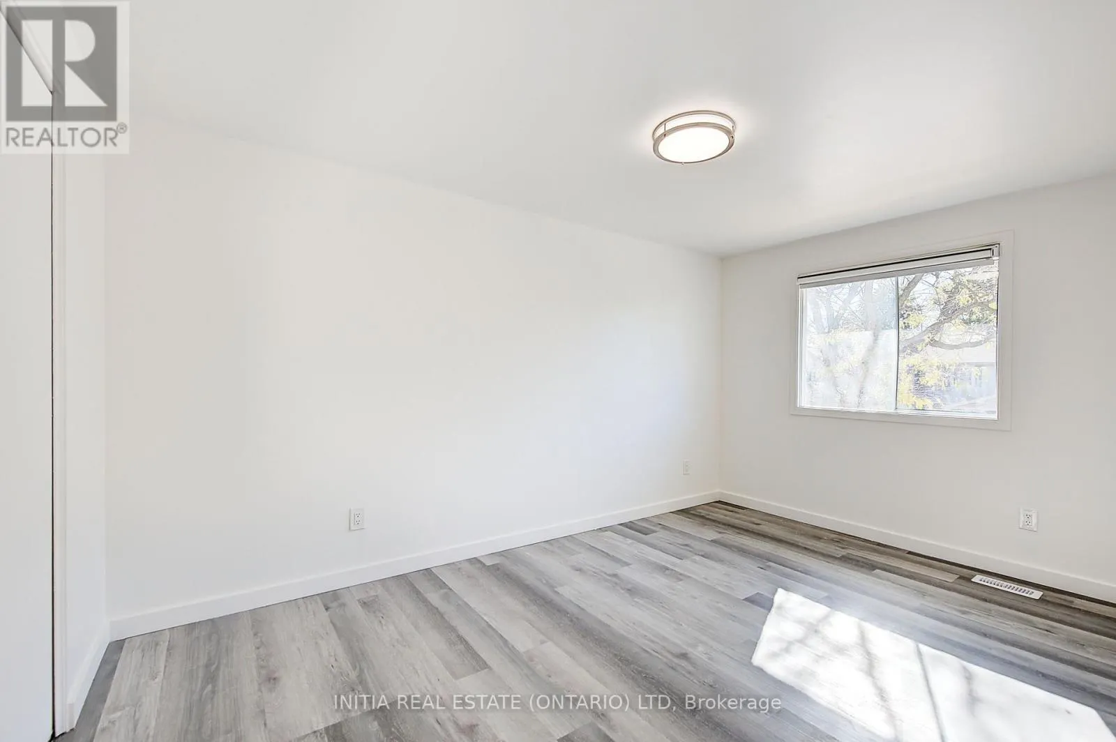 1407 JALNA BOULEVARD