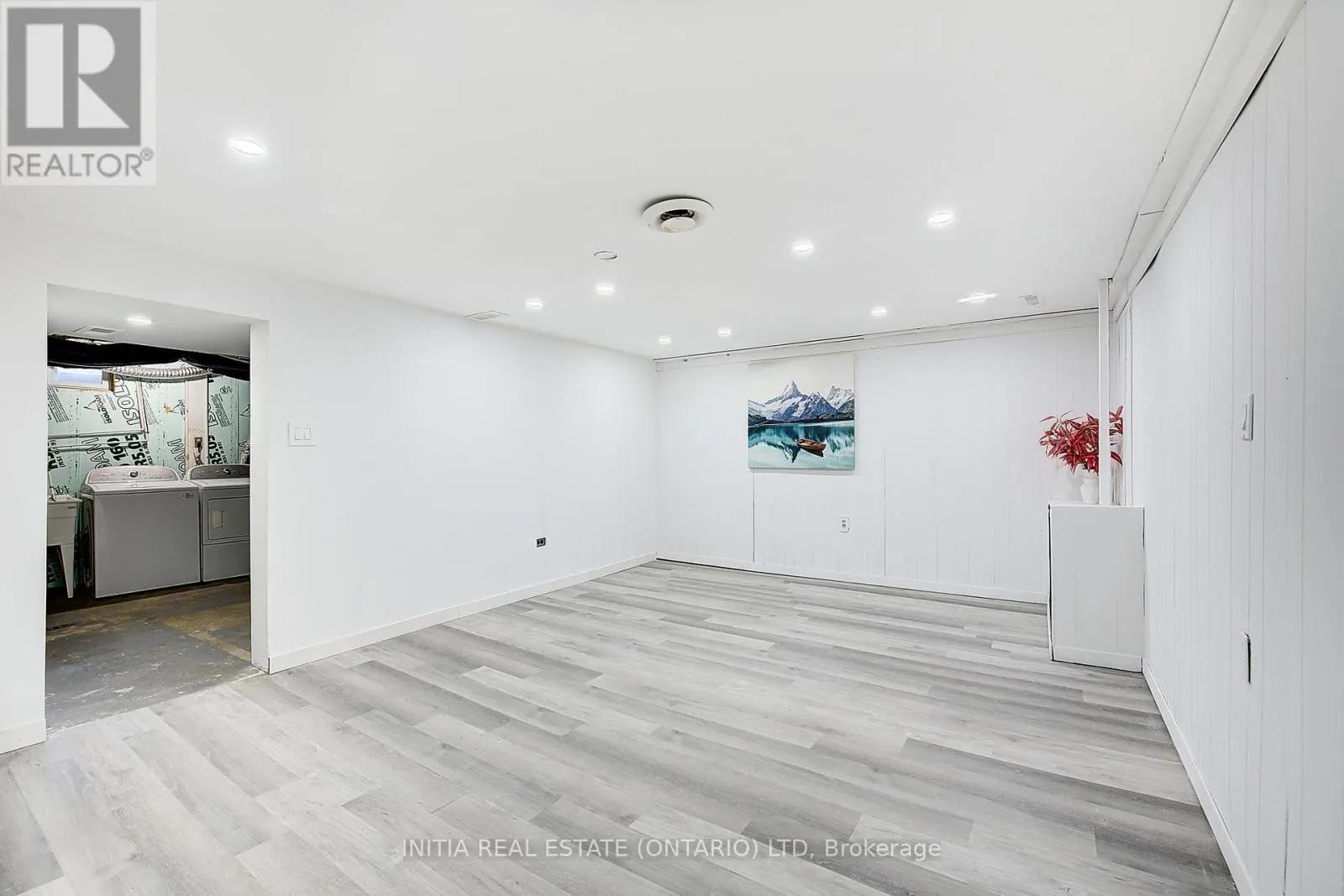1407 JALNA BOULEVARD