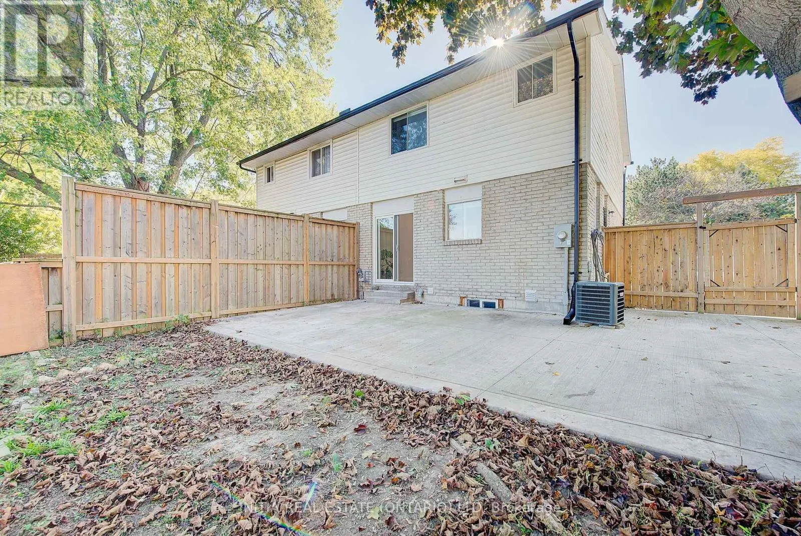 1407 JALNA BOULEVARD