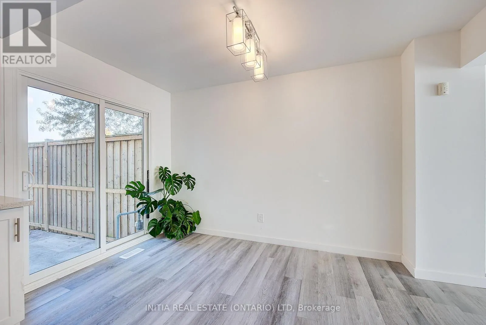 1407 JALNA BOULEVARD