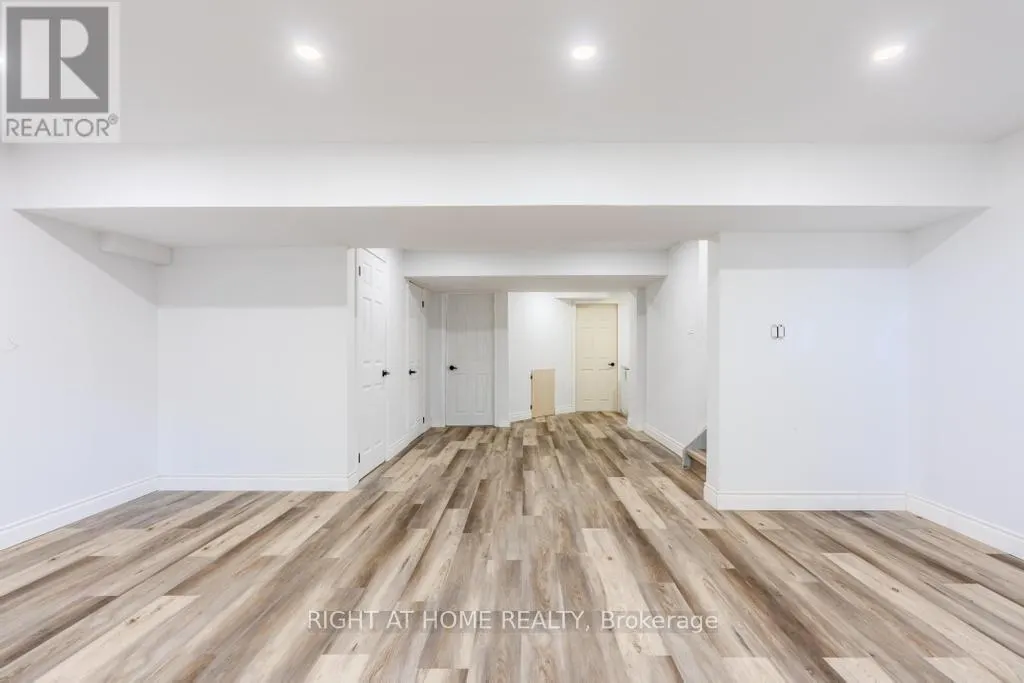 26 - 14 AMOS DRIVE