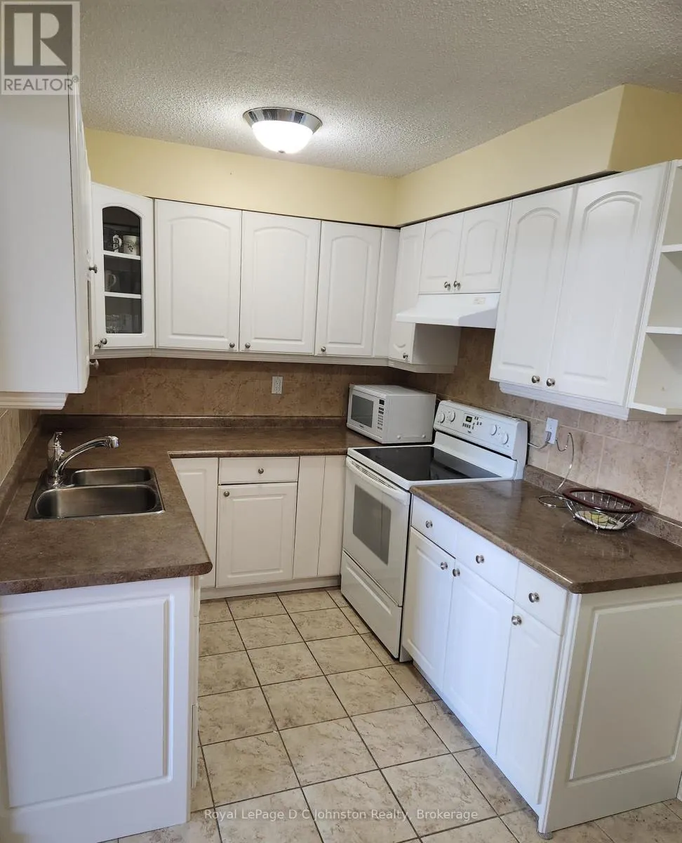 806 - 225 HARVARD PLACE, #806