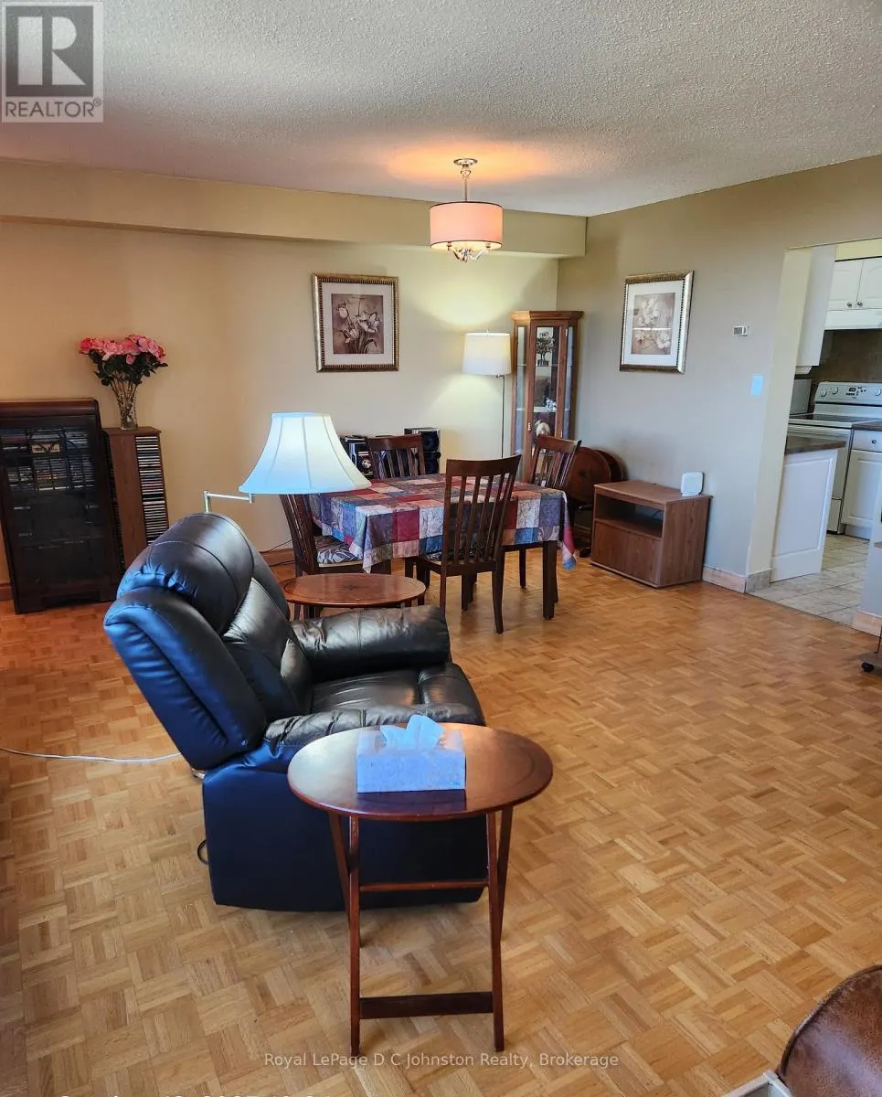 806 - 225 HARVARD PLACE, #806