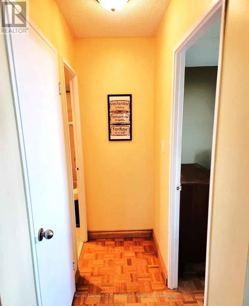806 - 225 HARVARD PLACE, #806