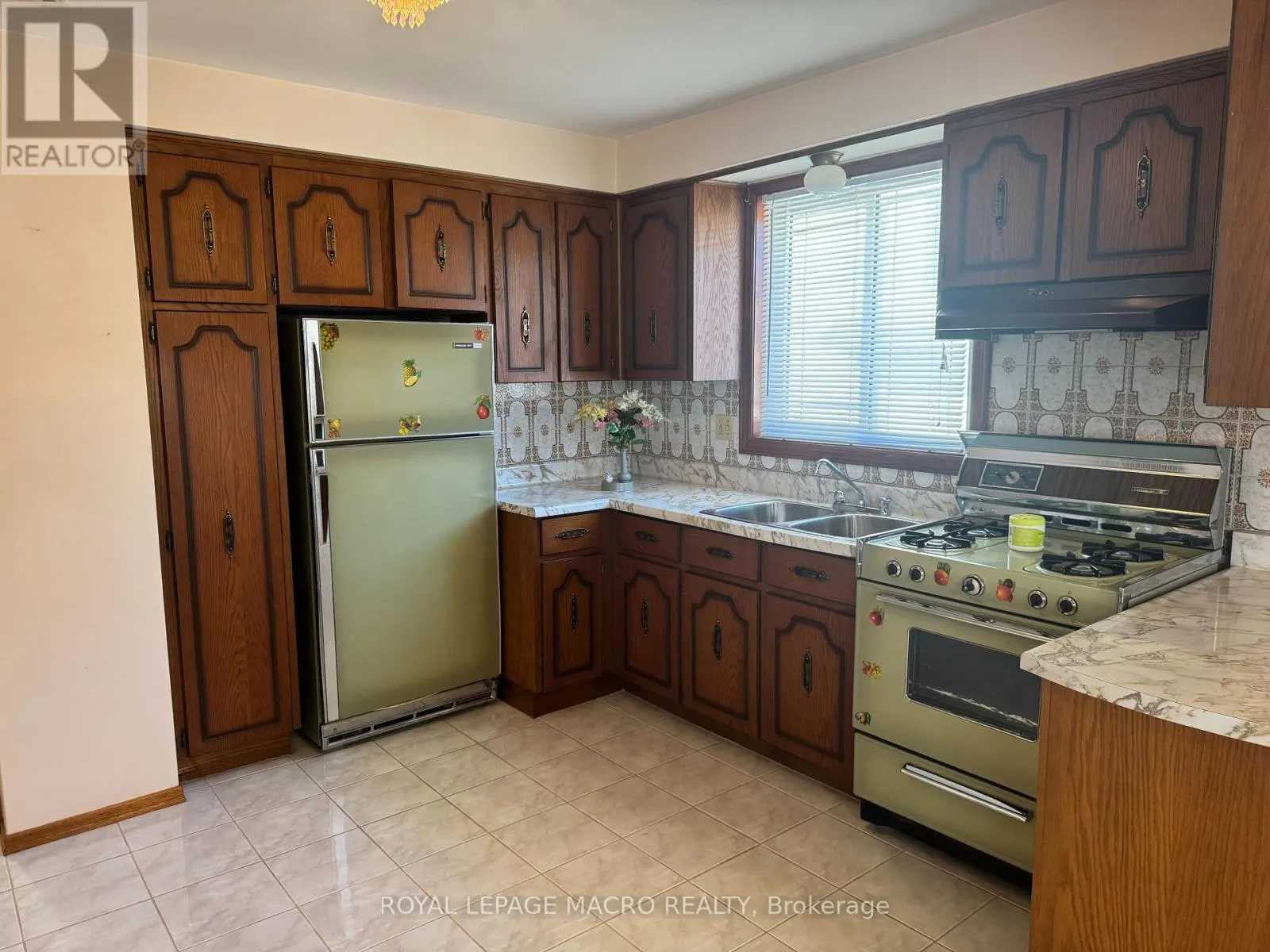 31 ADAIR AVENUE N