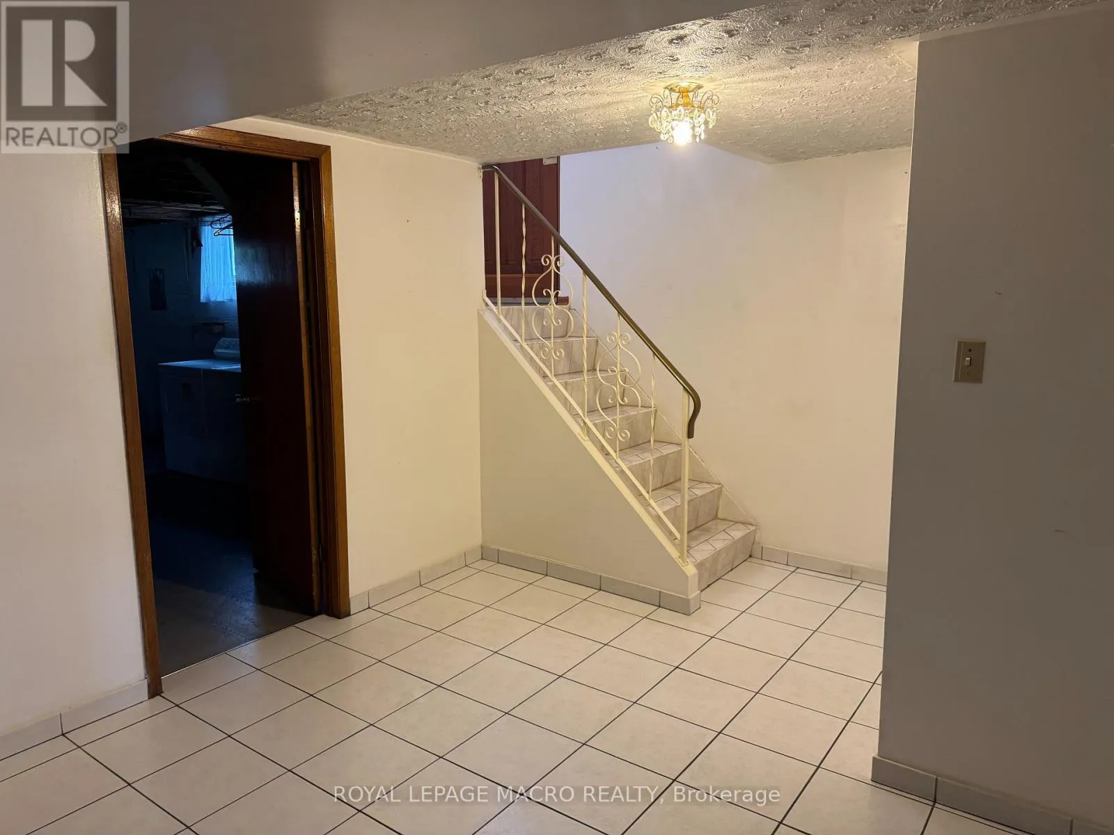 31 ADAIR AVENUE N