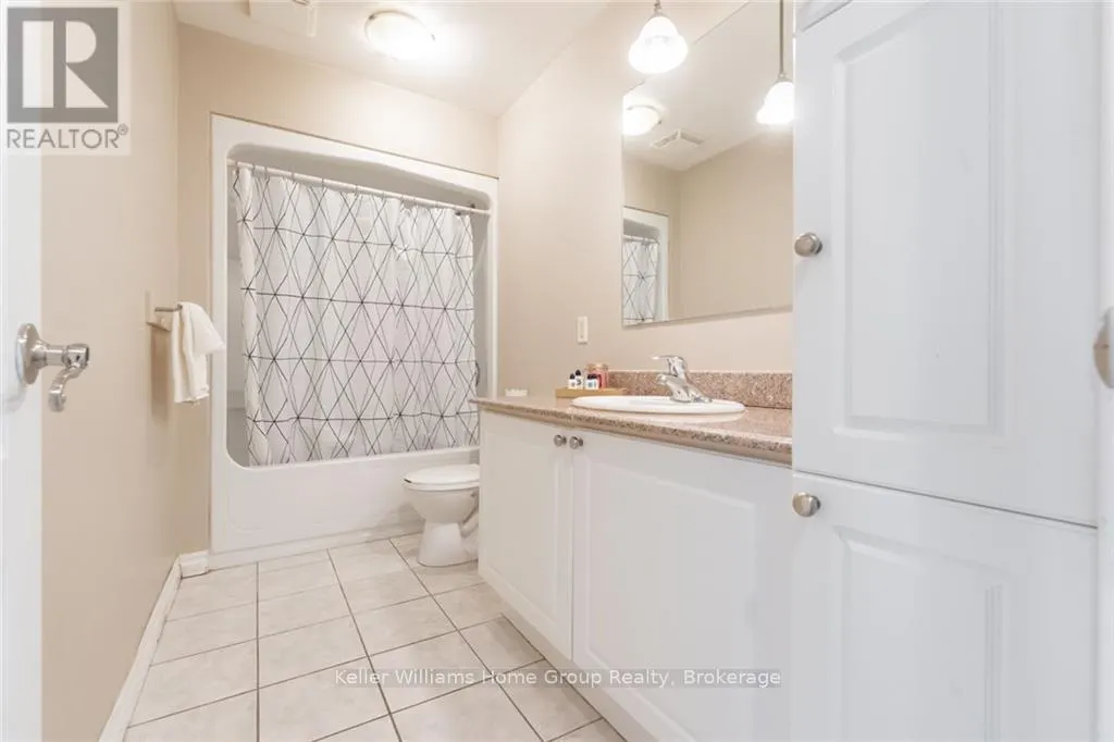 209 - 135 JAMES STREET S, #209