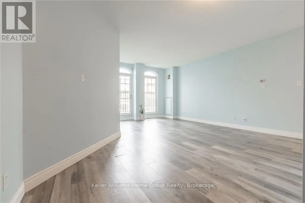 209 - 135 JAMES STREET S, #209