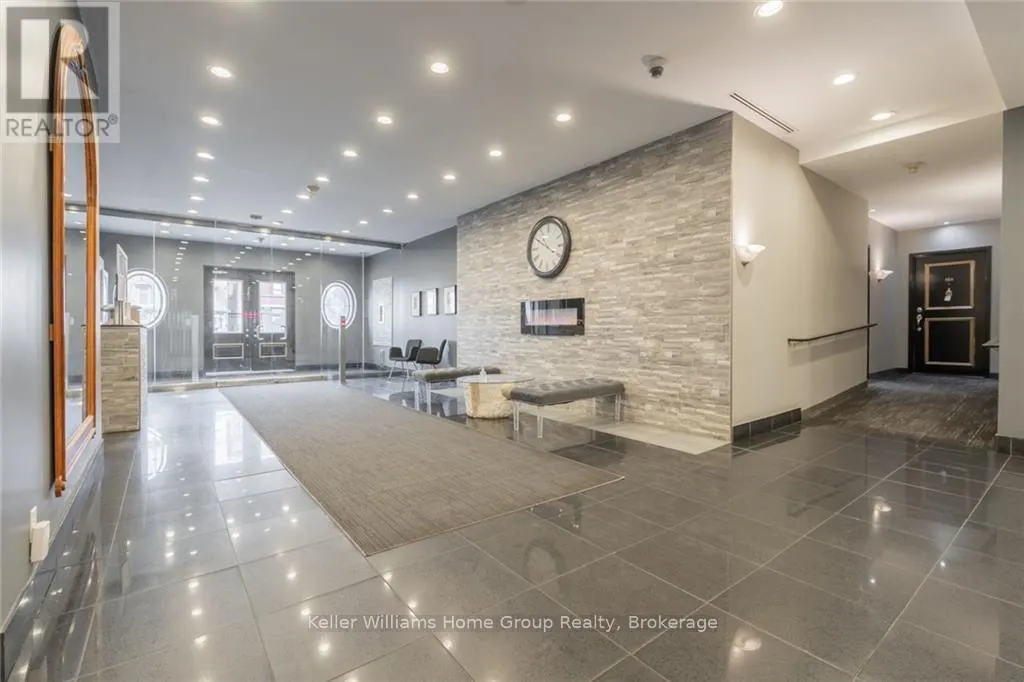 209 - 135 JAMES STREET S, #209