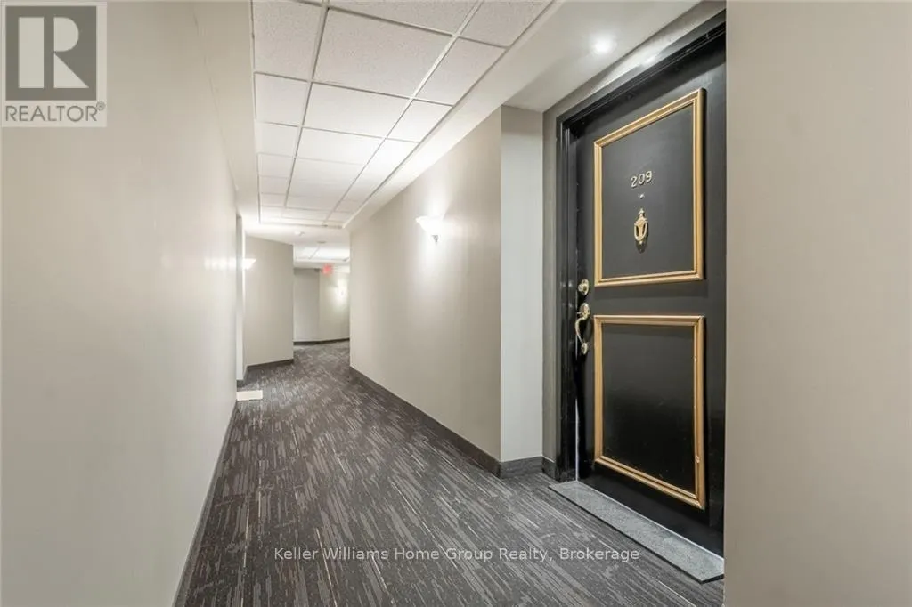209 - 135 JAMES STREET S, #209