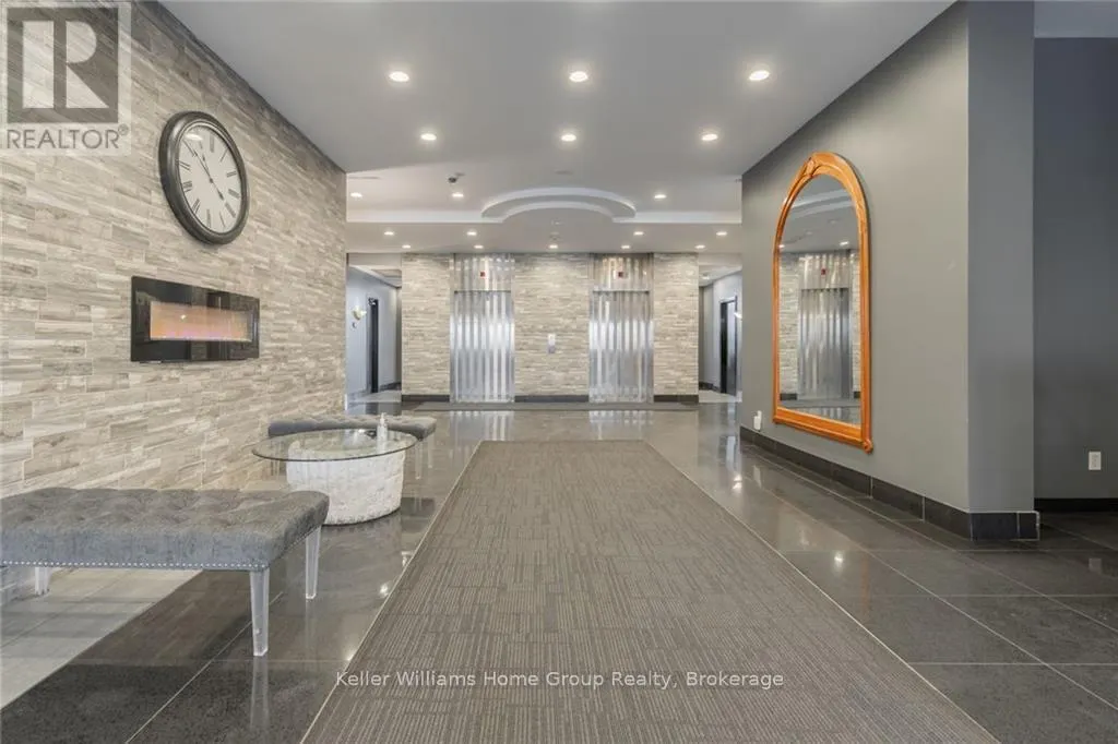 209 - 135 JAMES STREET S, #209