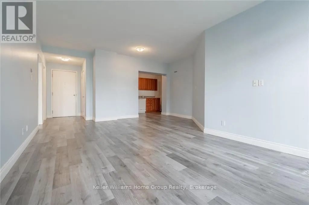 209 - 135 JAMES STREET S, #209