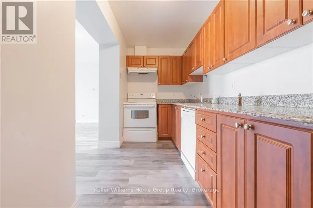 209 - 135 JAMES STREET S, #209