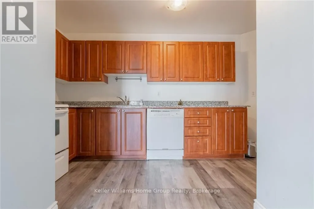 209 - 135 JAMES STREET S, #209