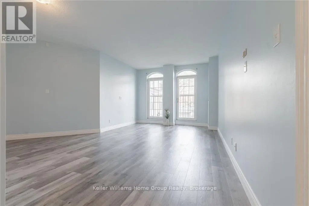 209 - 135 JAMES STREET S, #209